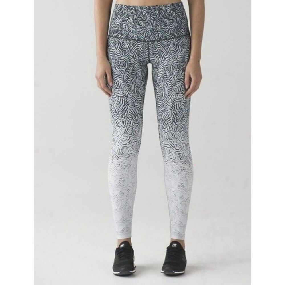 Lululemon Wunder Under Pant Hi-Rise Dazzle Nulux Alpine White Black Yoga Size 4